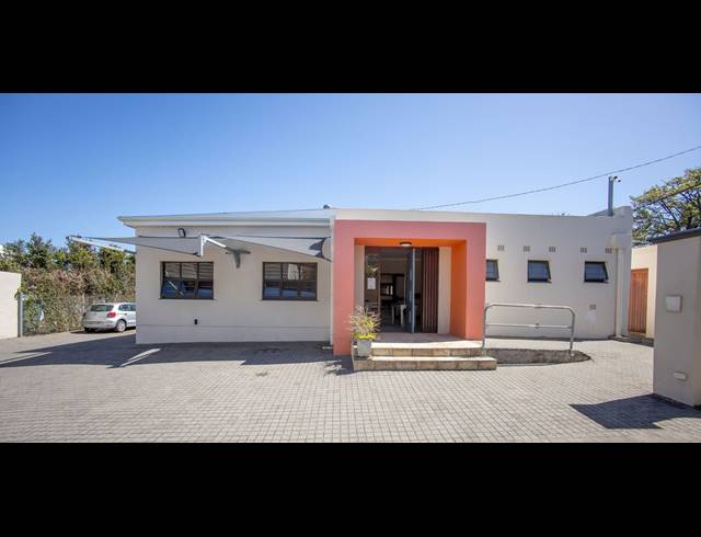 686M² BUSINESS CENTRE FOR SALE IN SOUTHERNWOOD